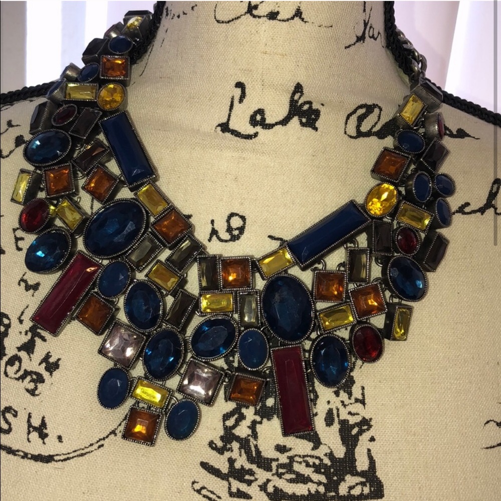 Statement necklace